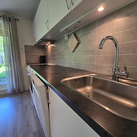 Barnevennlig Naer Bathavn Og Sentrum Apartamento