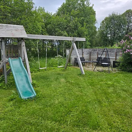 Barnevennlig Naer Bathavn Og Sentrum Apartamento